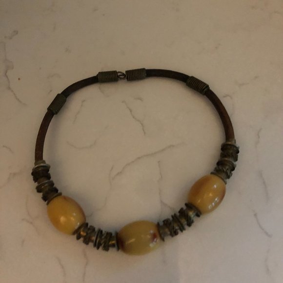 Vintage Bakelite Bead, Metal & Leather Choker and Bracelet - Picture 5 of 8